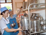 Hà Nội: Tăng cường kiểm tra các bếp ăn trường học