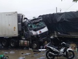 Bình Thuận: Ô tô tải đối đầu xe container, 2 người tử vong