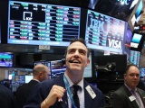Chứng khoán Mỹ “bùng nổ”, Dow Jones tăng hơn 1.000 điểm