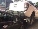 Đà Nẵng: Xe bán tải chạy lùi tông liên tiếp 2 xe máy và ôtô