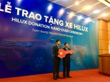 Toyota Việt Nam trao tặng xe Hilux cho tỉnh Tuyên Quang
