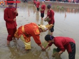 Phú Thọ: Nét đẹp văn hóa của Lễ hội Vua Hùng dạy dân cấy lúa
