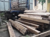 Can Lộc, Hà Tĩnh: Đang tạm giữ xe tải vận chuyển khối lượng gỗ lớn