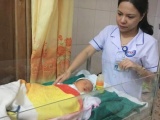 Bé trai sơ sinh nặng 3,5kg bị bỏ rơi bên quốc lộ ở Hà Tĩnh