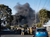 Australia: Khói lửa ngùn ngụt trong vụ cháy nổ nhà máy xử lý chất thải