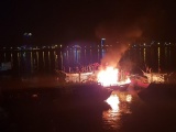 Đà Nẵng: Tàu cá bốc cháy dữ dội giữa đêm khuya
