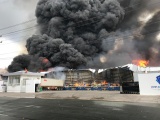 Cháy lớn ở khu công nghiệp Sóng Thần 2, nhiều người chạy toán loạn