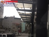 Hà Nội: Thanh sắt rơi từ nhà cao tầng làm hai người bị thương