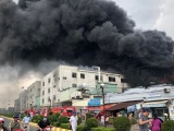 Bình Dương: Cháy lớn ở xưởng sản xuất băng keo