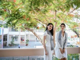 Hai người đẹp hoa hậu tên Dung rạng rỡ trên sân trường THPT