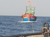 Cứu 17 ngư dân tàu cá NA 91927 TS gặp nạn trên đường phân định Vịnh Bắc Bộ