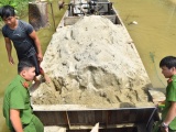 Thừa Thiên - Huế: Phát hiện 6 đối tượng hút trộm cát sông Bồ