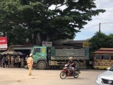 Thanh Hóa: Xe máy chở 4 va chạm ôtô tải, 4 người thương vong