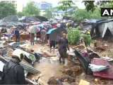 Ấn Độ: Sập tường do mưa lớn, 84 người thương vong