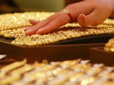 Giá vàng hôm nay 3/7: Bất chấp USD lên giá, vàng vẫn tăng vọt