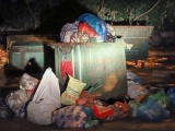 Đà Nẵng: Xe vào bãi rác Khánh Sơn lại bị chặn, tồn hơn 1.200 tấn rác