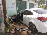 Thanh Hóa: Ôtô 4 chỗ tông vào gốc cây, 3 người nhập viện