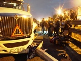 Đà Nẵng: Xe container tông xe máy, 4 người thương vong