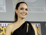 Angelina Jolie chọn trang sức Cartier, xác nhận sẽ trở thành siêu anh hùng