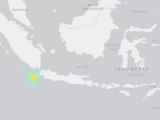 Indonesia hứng động đất 7 độ Richter, có nguy cơ sóng thần