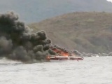 Cháy ca nô trên vịnh Nha Trang, hai thuyền viên bị bỏng