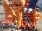 Cứu nạn ngư dân Quảng Ngãi bị tai nạn trên vùng biển Hoàng Sa