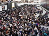 13.000 khách mắc kẹt qua đêm ở sân bay Tokyo do bão Faxai