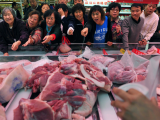Trung Quốc mở kho 10.000 tấn thịt lợn dự trữ quốc gia, ngăn khủng hoảng