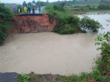 Đắk Lắk: Mưa lớn gây ngập hàng trăm nhà dân, có nguy cơ vỡ đập