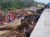Hai tàu hỏa đâm trực diện ở Bangladesh, 16 người thiệt mạng