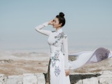 MC Thanh Mai diện áo dài khoe dáng mảnh mai ở Israel