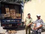 TPHCM: Xe tải chở gần 1 tấn bánh nghi nhập lậu để bán trước cổng trường