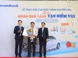 Sacombank trao 2 xe Toyota Camry 2.0 cho khách hàng trúng thưởng khuyến mãi “ngàn quà tặng – vạn niềm vui”