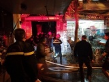 Cháy lớn ở phố cổ Hà Nội, 2 người mắc kẹt được giải cứu