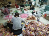 Hà Nội: Thu giữ hàng nghìn hộp bánh, mứt tết 'nhái' tại La Phù