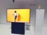 Samsung ra mắt TV xoay dọc, xem video như smartphone