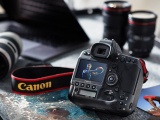Canon ra mắt máy ảnh giá 150 triệu đồng