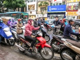 Khắc Việt tự bỏ tiền mua 30.000 khẩu trang phát miễn phí cho người dân 