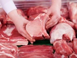 Việt Nam nhập khẩu gần 14.000 tấn thịt lợn