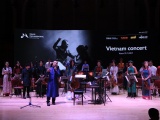 Hơn 50 người hoà giọng 'Chú đại bi' cùng dàn nhạc Maius Philharmonic