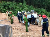 Cứu hộ an toàn vụ lật xe tải chở gần 5 tấn thuốc nổ tại Quảng Trị