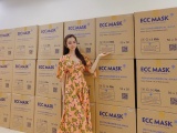 Huỳnh Vy tặng 50.000 khẩu trang cho người dân Đà Nẵng