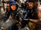 Nữ thần gợi cảm Megan Fox đối đầu mãnh thú và âm mưu tội ác trong 'Biệt đội săn mồi'
