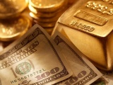 Giá vàng và ngoại tệ ngày 15/8: Vàng ít biến động, USD giảm tiếp