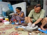 Nghệ nhân Hà thành hơn 40 năm giữ nghề làm mặt nạ giấy bồi truyền thống