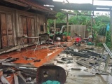 Hà Tĩnh: Lốc xoáy khiến nhiều nhà dân bị tốc mái