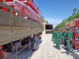 Bộ Tổng tham mưu xuất cấp gần 60 tấn lương khô và trang thiết bị hỗ trợ miền Trung