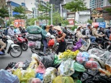 Hà Nội yêu cầu xử lý trách nhiệm nhà thầu để ùn ứ rác thải 