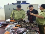 Lạng Sơn: Thu giữ hơn 200 chiếc áo giả thương hiệu Louis Vuiton 