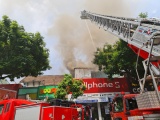 TP.HCM: Cháy nhà gần trường, 1.400 học sinh phải sơ tán